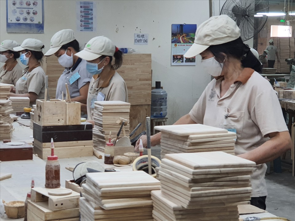 Những nội dung liên quan trực tiếp đến quyền, nghĩa vụ của người lao động sẽ được chú trọng trong công tác tuyên truyền, phổ biến Bộ luật Lao động. Ảnh: Nam Dương