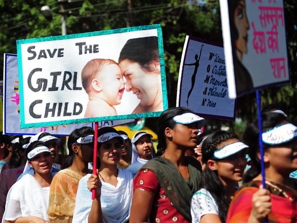 Tuần hành kêu gọi bình đẳng giới tại Allahabad, Ấn Độ. Nguồn: AFP