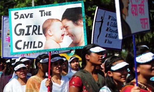 Tuần hành kêu gọi bình đẳng giới tại Allahabad, Ấn Độ. Nguồn: AFP