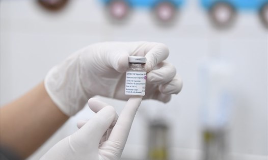 Việt Nam triển khai tiêm vaccine AstraZeneca cho các cán bộ y tế tuyến đầu chống dịch. Ảnh: Hải Nguyễn