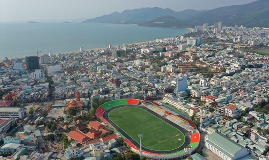 Sân Quy Nhơn hứa hẹn sẽ biến thành chảo lửa tại V.League, bắt đầu từ trận Bình Định - Đà Nẵng. Ảnh: Dũng Nguyễn.