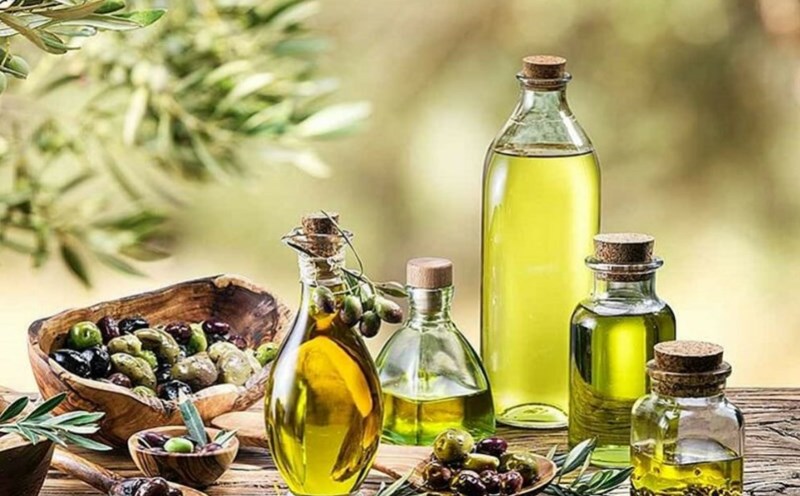 Dầu ô liu và dầu hạt lanh giúp trị táo bón