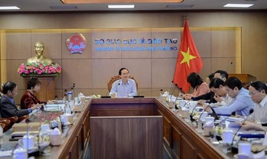 Bộ trưởng Phùng Xuân Nhạ chủ trì cuộc họp ngày 18.3 tại Bộ GDĐT.