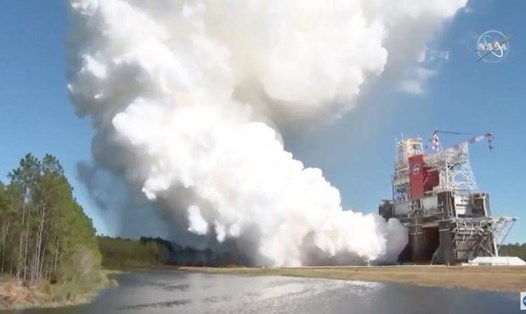 NASA đã thử nghiệm thành công tên lửa SLS hôm 18.3. Ảnh: NASA.