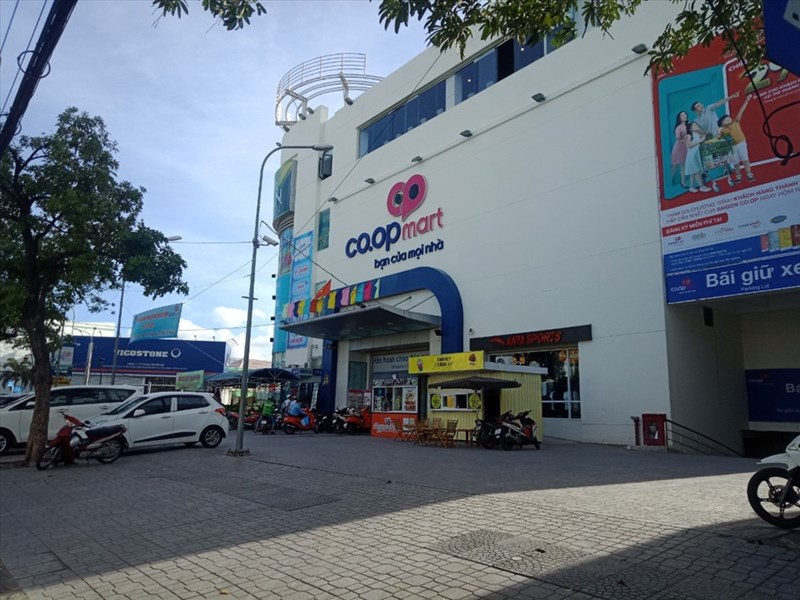 Siêu thị Co.opmart Nha Trang xây dựng sai quy hoạch vẫn ung dung hoạt động