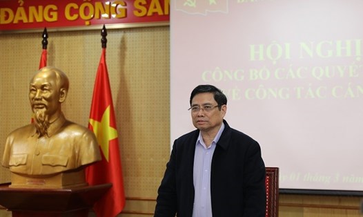 Đồng chí Phạm Minh Chính phát biểu tại hội nghị. Ảnh: Tạp chí Xây dựng Đảng.