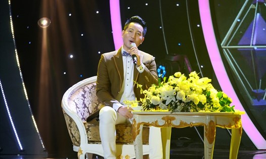 Nguyễn Phi Hùng hát hit nổi hơn 20 năm. Ảnh: CTCC.