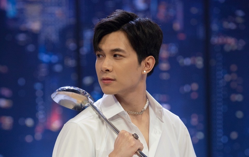 Anh Tú làm MC "Căn bếp vui nhộn". Ảnh: NSX Anh Tú làm MC "Căn bếp vui nhộn". Ảnh: NSX