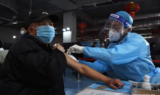 Điểm tiêm vaccine COVID-19 ở Bắc Kinh, Trung Quốc. Ảnh: Tân Hoa Xã.