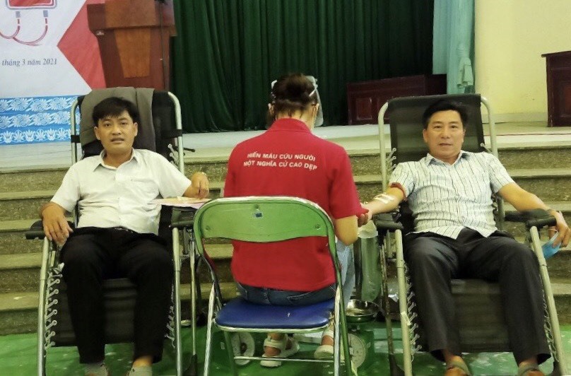 Công nhân, viên chức, người lao động tham gia hiến máu. Ảnh: LĐLĐ huyện Lục Nam