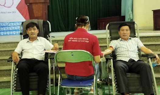 Công nhân, viên chức, người lao động tham gia hiến máu. Ảnh: LĐLĐ huyện Lục Nam