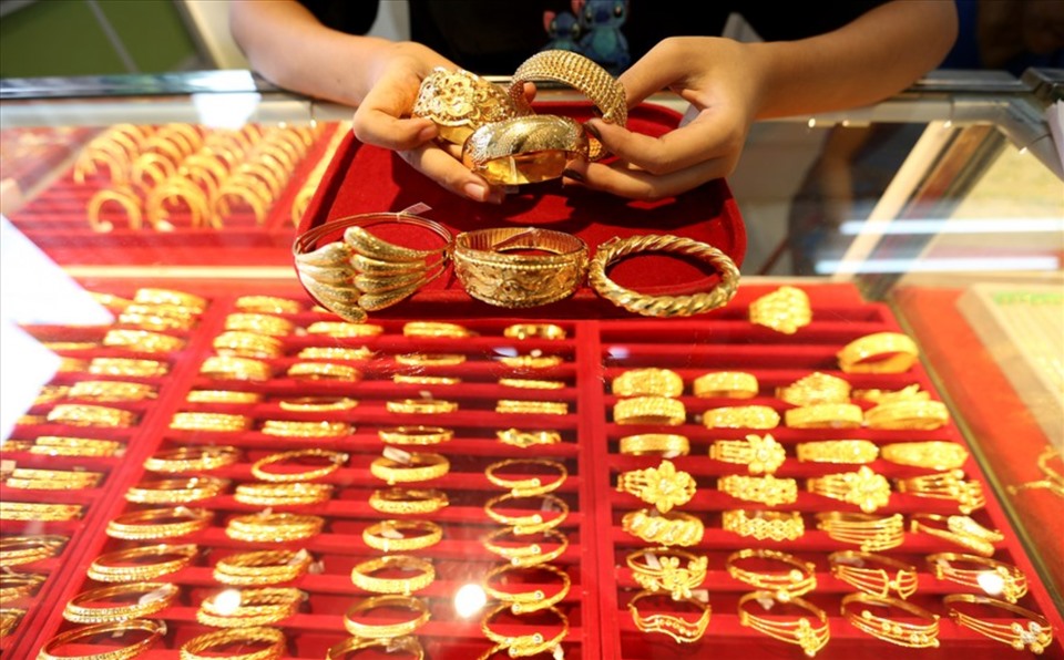 Giá vàng thế giới giảm xuống mức thấp nhất trong 9 tháng. Ảnh: Xinhua