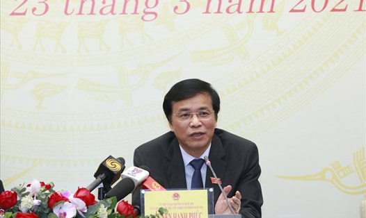 Tổng Thư ký Quốc hội Nguyễn Hạnh Phúc thông tin tại buổi họp báo. Ảnh: P.Đ
