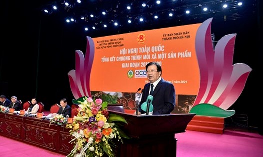 Phó Thủ tướng Trịnh Đình Dũng phát biểu tại hội nghị - Ảnh: VGP/Nhật Bắc