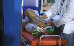 Đôi chân Hùng Dũng, cái đầu Hoàng Thịnh và chuyện đạo đức nghề nghiệp