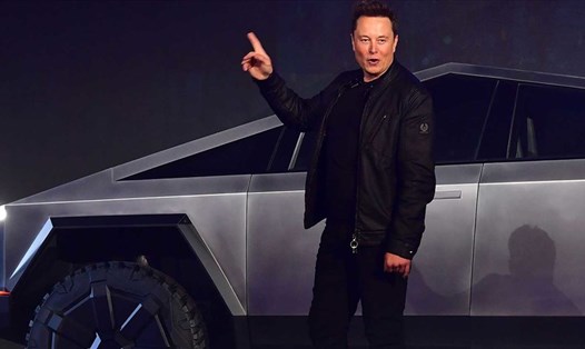 Tỉ phú Elon Musk nói có thể mua Tesla bằng bitcoin. Ảnh: AFP