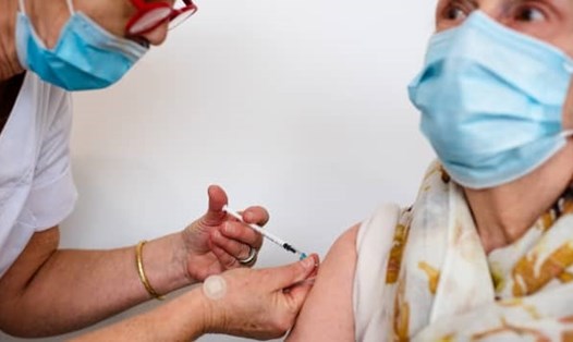 Tiêm vaccine COVID-19 ở Bỉ. Ảnh: AFP/Getty.
