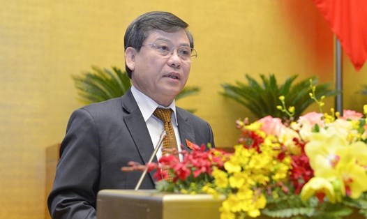 Viện trưởng VKSND tối cao Lê Minh Trí báo cáo trước Quốc hội. Ảnh: QH