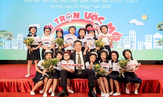 Chương trình Trao tặng mũ bảo hiểm cho học sinh lớp 1 với chủ đề “Giữ trọn Ước mơ”. Ảnh Honda Việt Nam