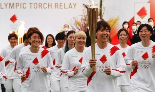 Hành trình rước đuốc Thế vận hội Olympic Tokyo bắt đầu nhằm hướng lễ đến khai mạc Thế vận hội vào ngày 23.7 sắp tới. Ảnh: AFP