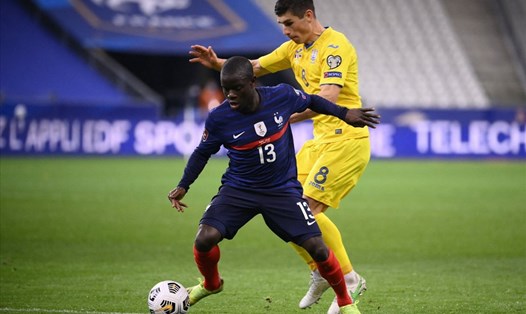 N'Golo Kante phải sớm rời đội tuyển Pháp để trở lại Chelsea điều trị chấn thương. Ảnh: AFP