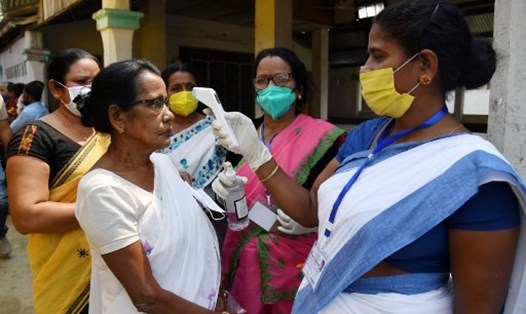 Bang Maharashtra của Ấn Độ hôm 28.3 áp đặt lệnh giới nghiêm để đối phó tình trạng gia tăng kỷ lục các ca mắc COVID-19. Ảnh: AFP