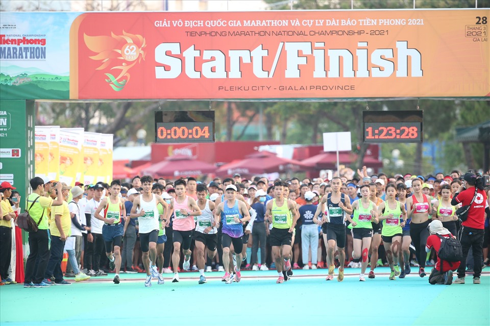 Tiền Phong Marathon 2021 truyền đi thông điệp ý nghĩa. Ảnh: Như Ý
