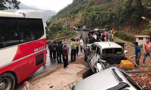 Hiện trường nơi xảy ra tai nạn trên Quốc lộ 6 thuộc địa phận huyện Mộc Châu, tỉnh Sơn La.