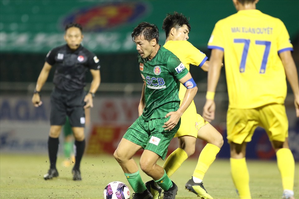 Những cầu thủ mới như Daisuke Matsui chưa thể giúp Sài Gòn thăng tiến như mùa trước. Ảnh: Vương Anh.
