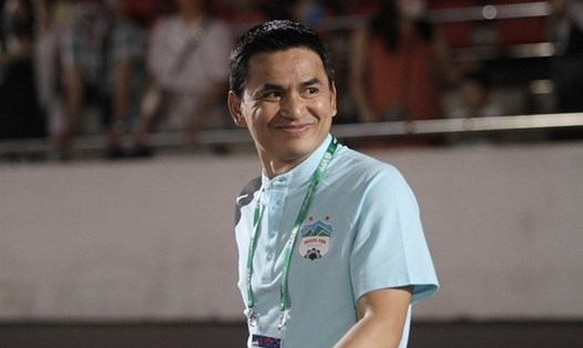 Huấn luyện viên Kiatisak ngỏ lời rủ Chanathip sang V.League thi đấu