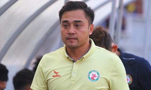 Huấn luyện viên Nguyễn Đức Thắng không đánh giá cao màn trình diễn các học trò trong trận gặp Bình Dương. Ảnh: Thanh Vũ
