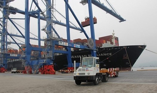 Kết quả thu ngân sách của ngành Hải quan tăng nhờ hoạt động xuất nhập khẩu. Ảnh Thái Bình.