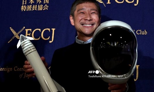 Tỉ phú Nhật Bản Yusaku Maezawa đang tìm kiếm bạn đồng hành cho chuyến du hành mặt trăng tư nhân đầu tiên của hãng SpaceX. Ảnh: AFP