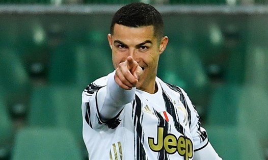 Cristiano Ronaldo đã tạo ra những thách thức khổng lồ cho thế hệ đàn em. Ảnh: Serie A