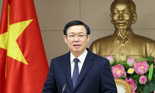 Ủy viên Bộ Chính trị, Bí thư Thành uỷ Hà Nội Vương Đình Huệ được giới thiệu để bầu làm Chủ tịch Quốc hội. Ảnh: VH