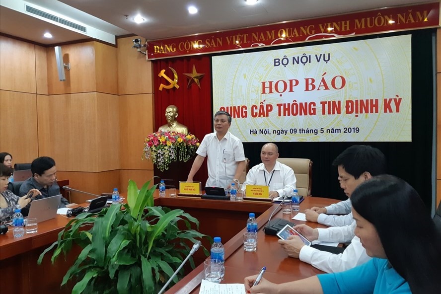 Bộ Nội vụ từng giải thích: quy định công chức không được nịnh bợ sếp, lấy lòng cấp trên vì động cơ không trong sáng không dễ gì luật hóa được, vì nội dung này mang tính chất hành vi. Ảnh: Thuỳ Linh