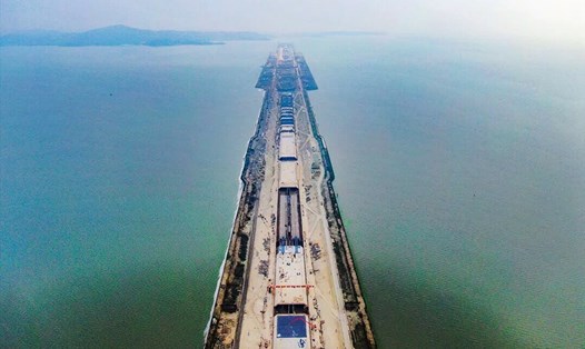 Hầm cao tốc dưới nước Thái Hồ dài nhất Trung Quốc sắp hoàn thành. Ảnh: Tập đoàn Xây dựng Giao thông Trung Quốc CCCC