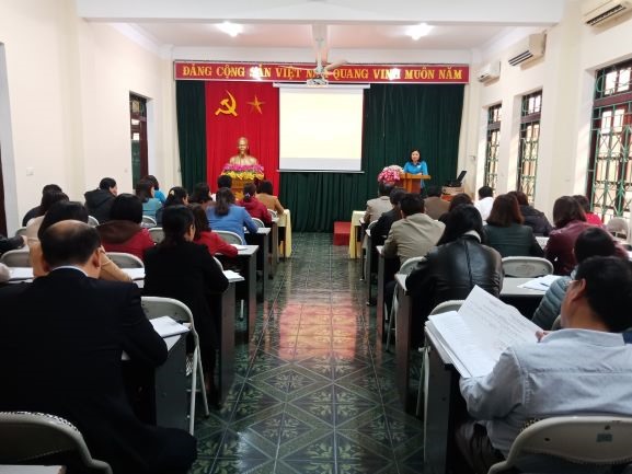 Liên đoàn Lao động Thị xã Nghĩa Lộ tổ chức bồi dưỡng lý luận chính trị cho cán bộ Công đoàn