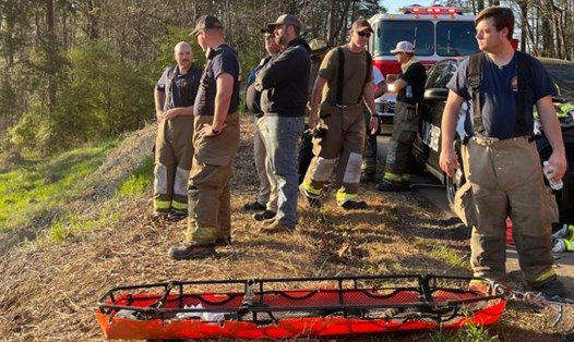 Hơn 1.700 người ở thành phố Cave Spring, Georgia, Mỹ bị mất điện do vụ tai nạn rơi máy bay. Ảnh: Sở cảnh sát quận Floyd