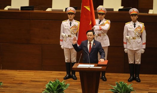 Tân Chủ tịch Quốc hội Vương Đình Huệ tuyên thệ nhậm chức trước Quốc hội.