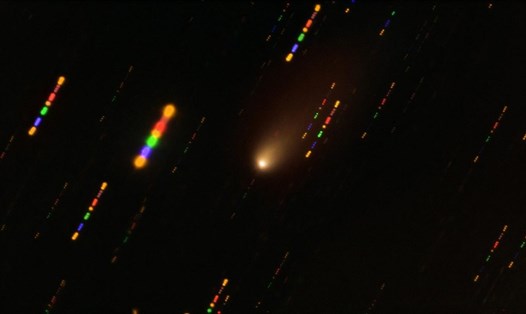 Hình ảnh chụp bằng thiết bị FORS2 trên Kính viễn vọng rất lớn của ESO vào cuối năm 2019, khi sao chổi 2I / Borisov đi qua gần mặt trời. Ảnh: ESO.