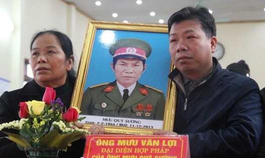 Người thân của ông Mưu Quý Sường - trong buổi Công an tỉnh Bắc Giang xin lỗi người mang thân phận án oan gần 40 năm. Ảnh: G.L.