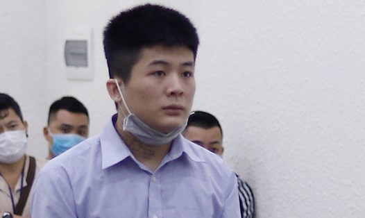Bị cáo Nguyễn Tùng Lâm nhận án chung thân vì vô cớ đâm chết ông V.S.G. Ảnh: V.Dũng.