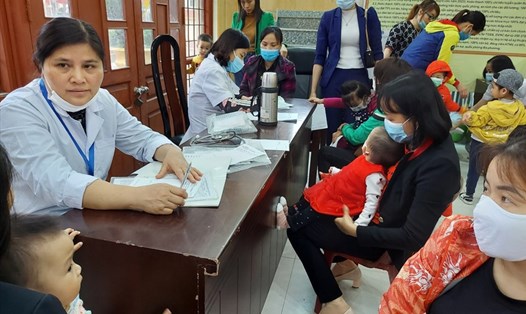 Gần 200 CNVCLĐ huyện Tiên Lãng (Hải Phòng) được khám, tư vấn sức khỏe sinh sản. Ảnh CTV