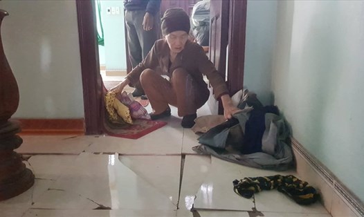 Nứt gãy gây nguy hiểm cho cuộc sống 30 hộ dân ở thị xã Bỉm Sơn, Thanh Hoá. Ảnh: Xuân Hùng