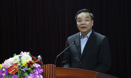 Chủ tịch UBND TP.Hà Nội Chu Ngọc Anh phát biểu tiếp thu các ý kiến nhận xét của cử tri nơi cư trú. Ảnh: Nguyệt Ánh