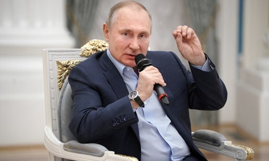 Tổng thống Nga Vladimir Putin công bố số lượng người Nga đã tiêm vaccine COVID-19 hôm 4.3. Ảnh: AFP.