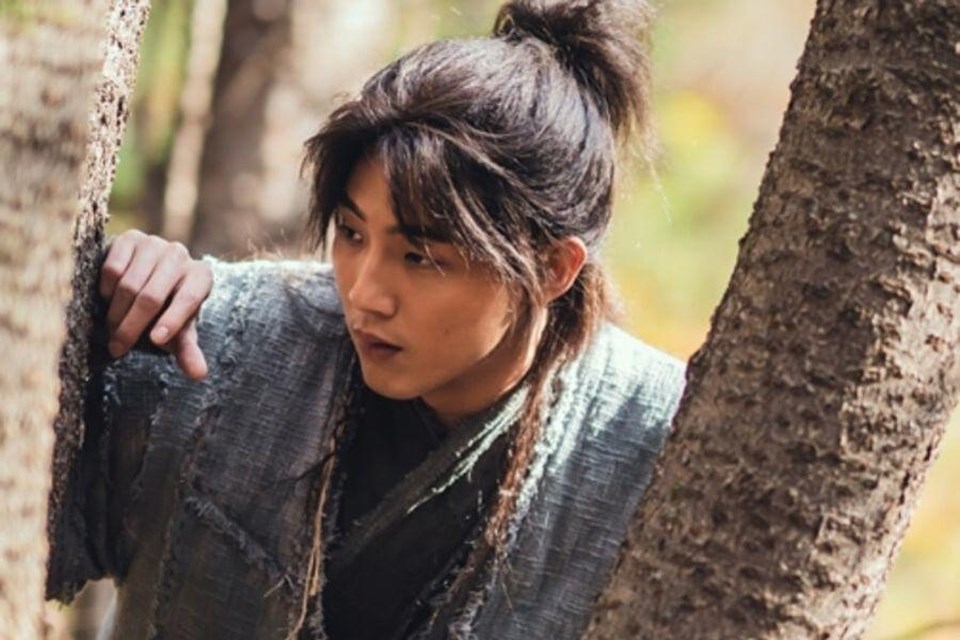 Vướng loạt bê bối, Ji Soo bị cắt vai ở "Sông đón trăng lên" đúng như dự kiến. Ảnh cắt phim. Vướng loạt bê bối, Ji Soo bị cắt vai ở "Sông đón trăng lên" đúng như dự kiến. Ảnh cắt phim.