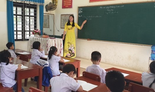 Giáo viên tiểu học hạng II phải học thêm chức danh nghề nghiệp không?. Ảnh minh hoạ: Huyên Nguyễn