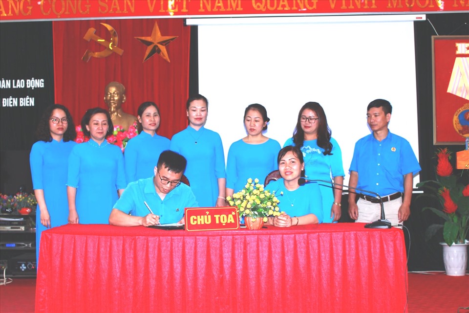 LĐLĐ tỉnh Điện Biên tổ chức hội nghị cán bộ, công chức năm 2021. Ảnh: Tuấn Vũ